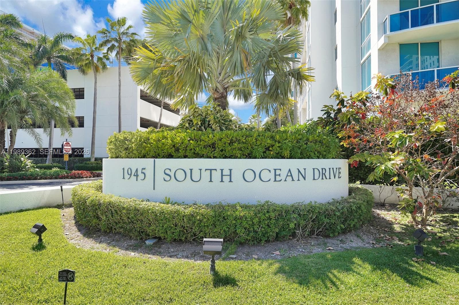 1945 S Ocean Dr 906 photo 1