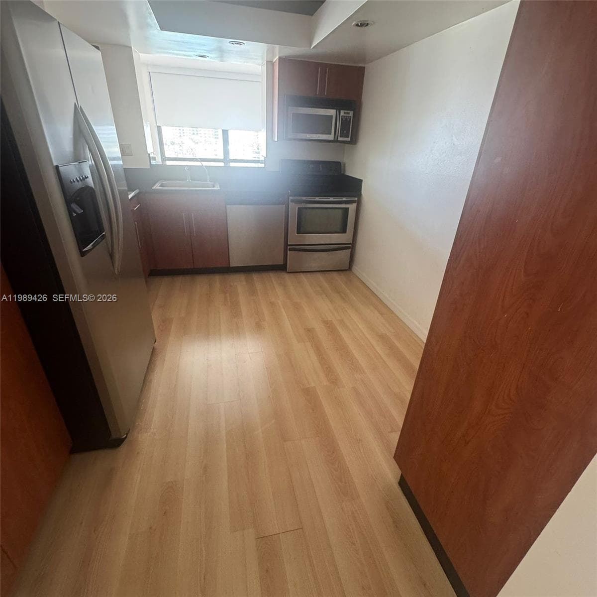 800 Parkview Dr 802 photo 13