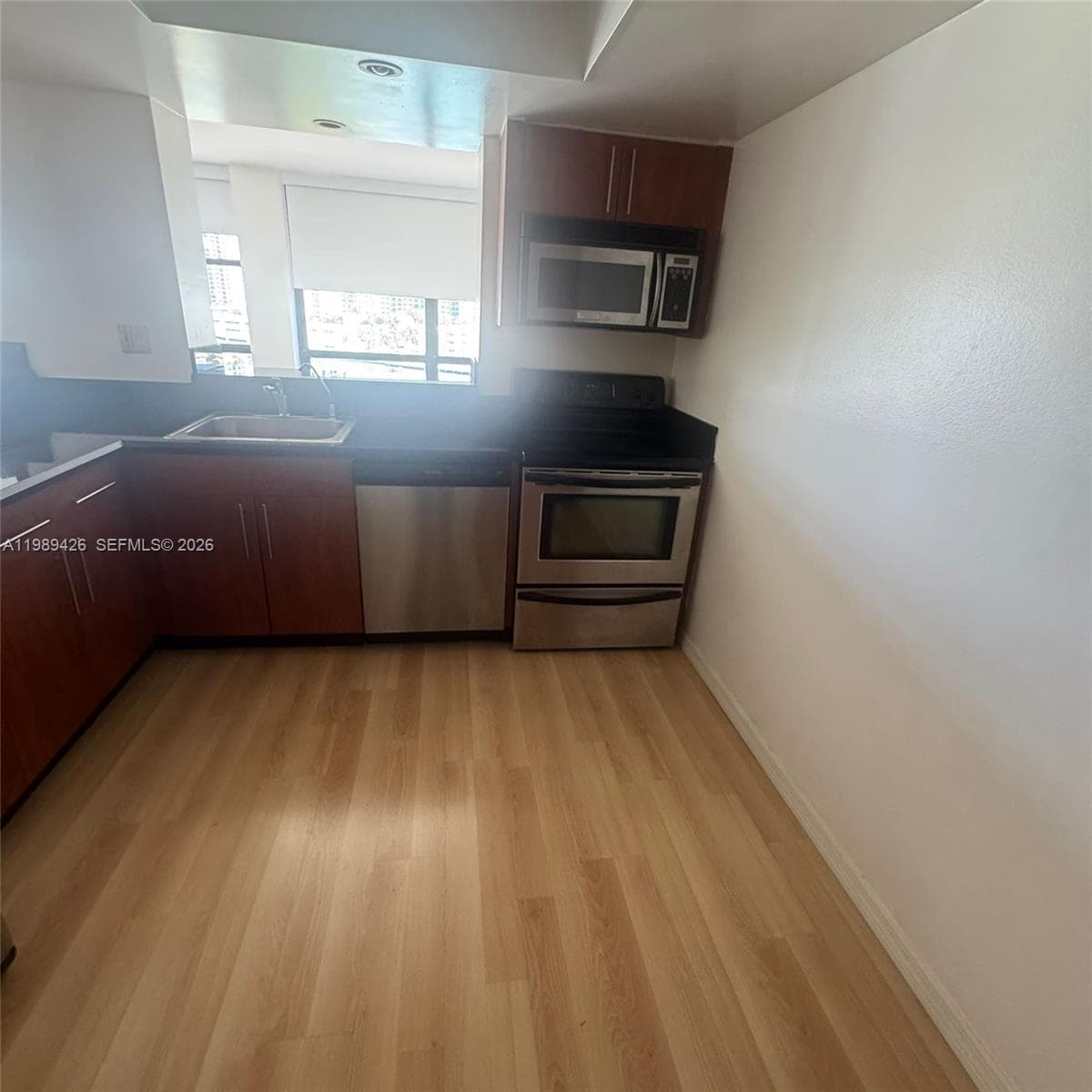 800 Parkview Dr 802 photo 14