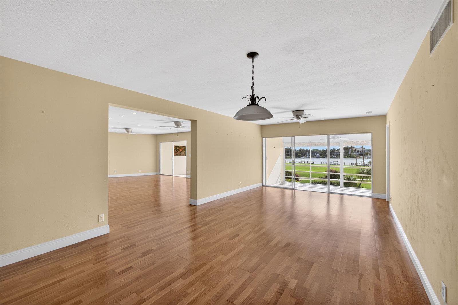 478 Tequesta Drive 205 photo 4