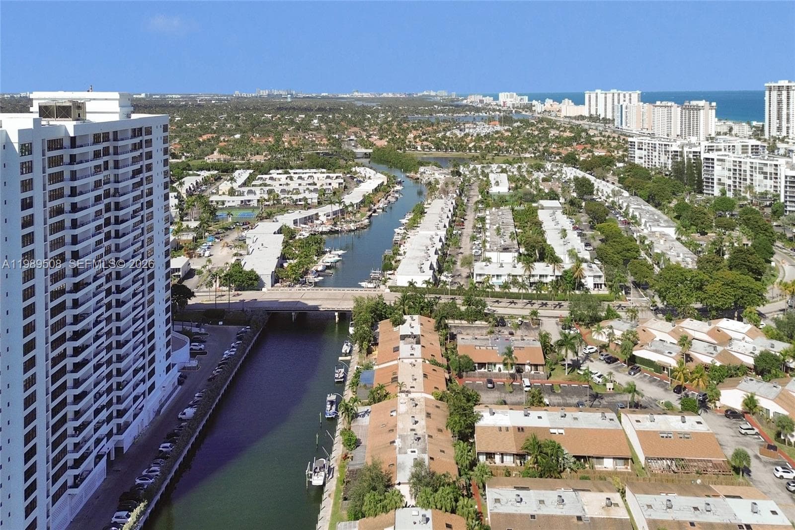 2619 Parkview Dr photo 23