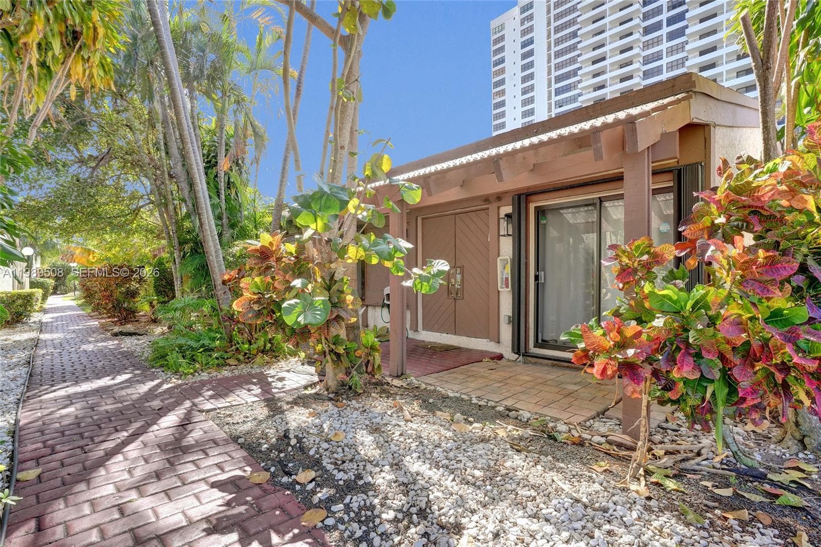 2619 Parkview Dr photo 6