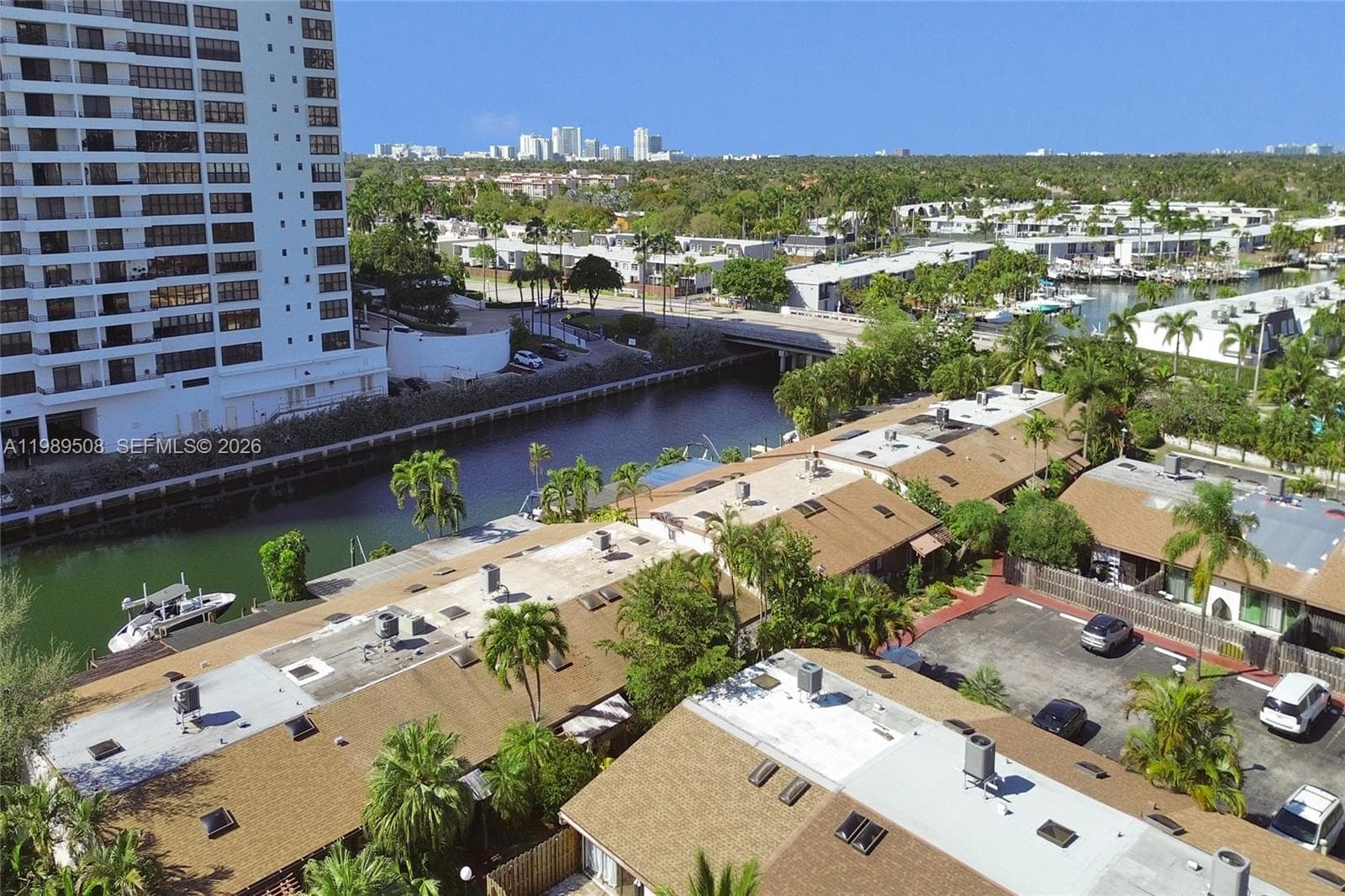 2619 Parkview Dr photo 22