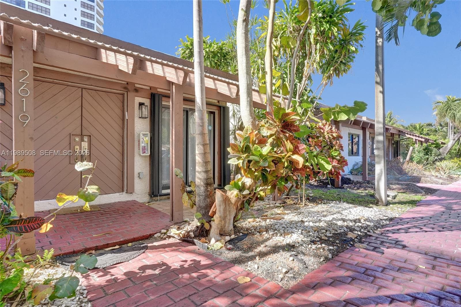 2619 Parkview Dr photo 7