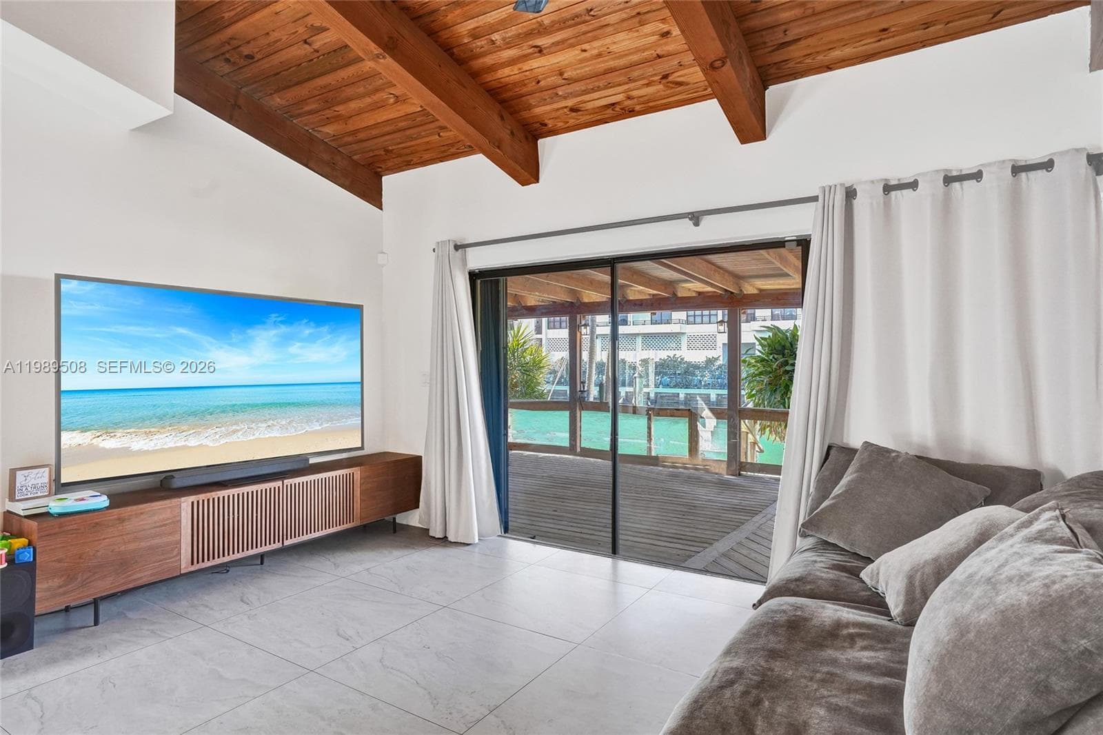 2619 Parkview Dr photo 4