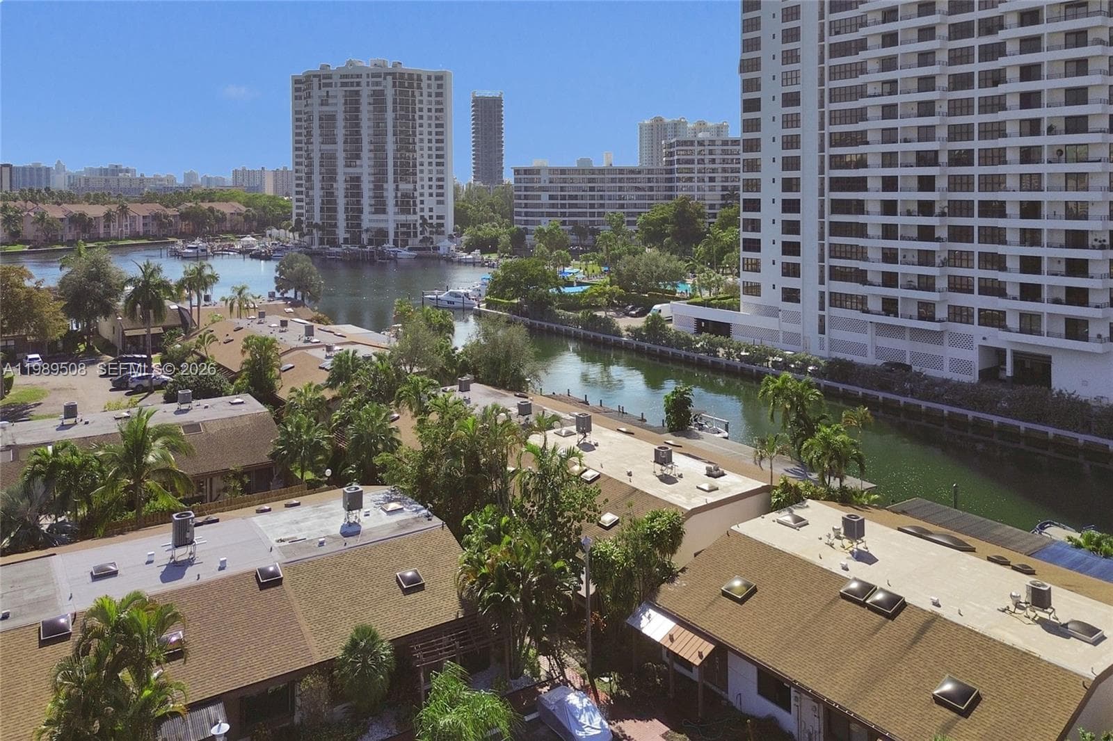 2619 Parkview Dr photo 21