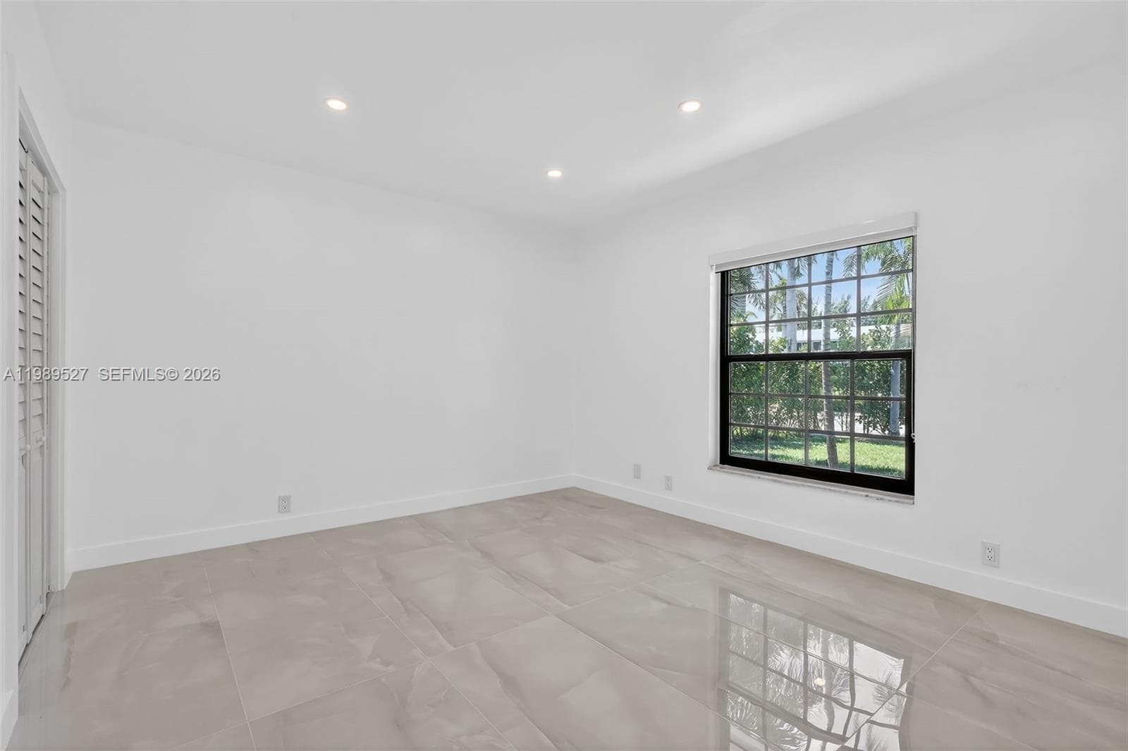 607 Layne Blvd photo 23