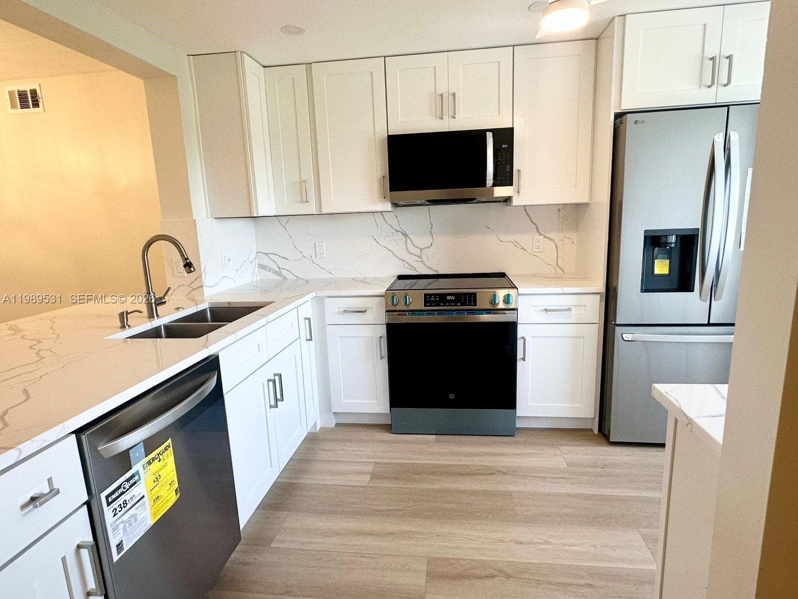 4098 Yarmouth  E 4098 photo 2