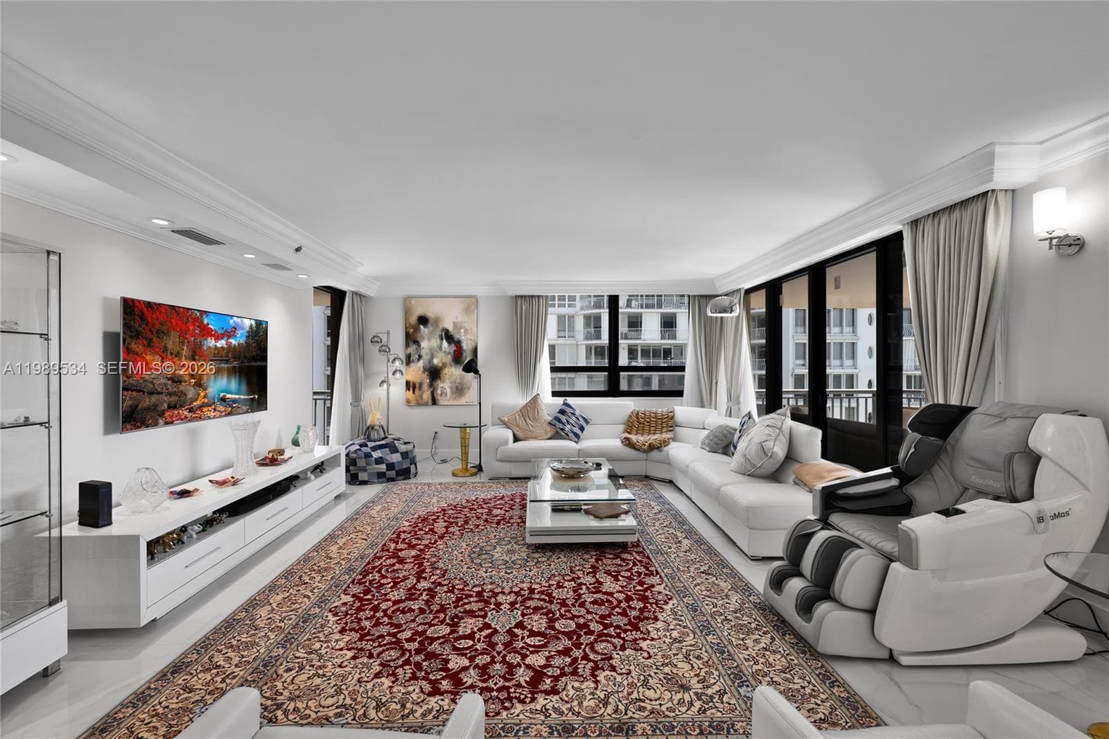 10175 Collins Ave 806 photo 3