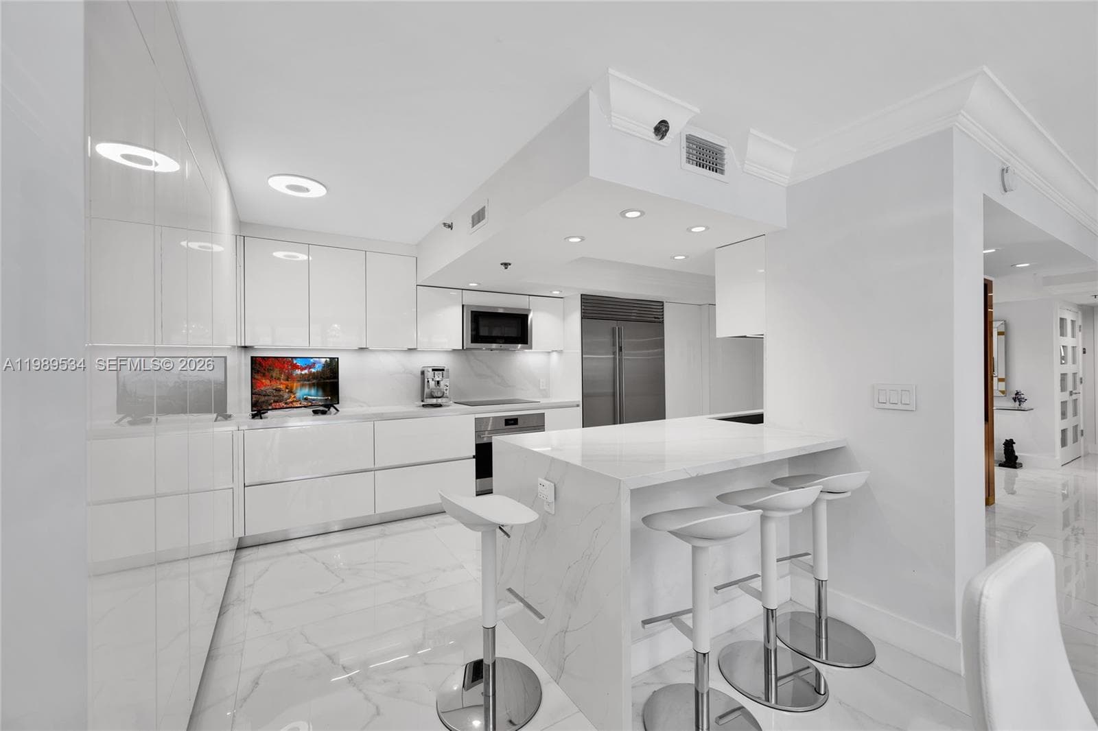 10175 Collins Ave 806 photo 14