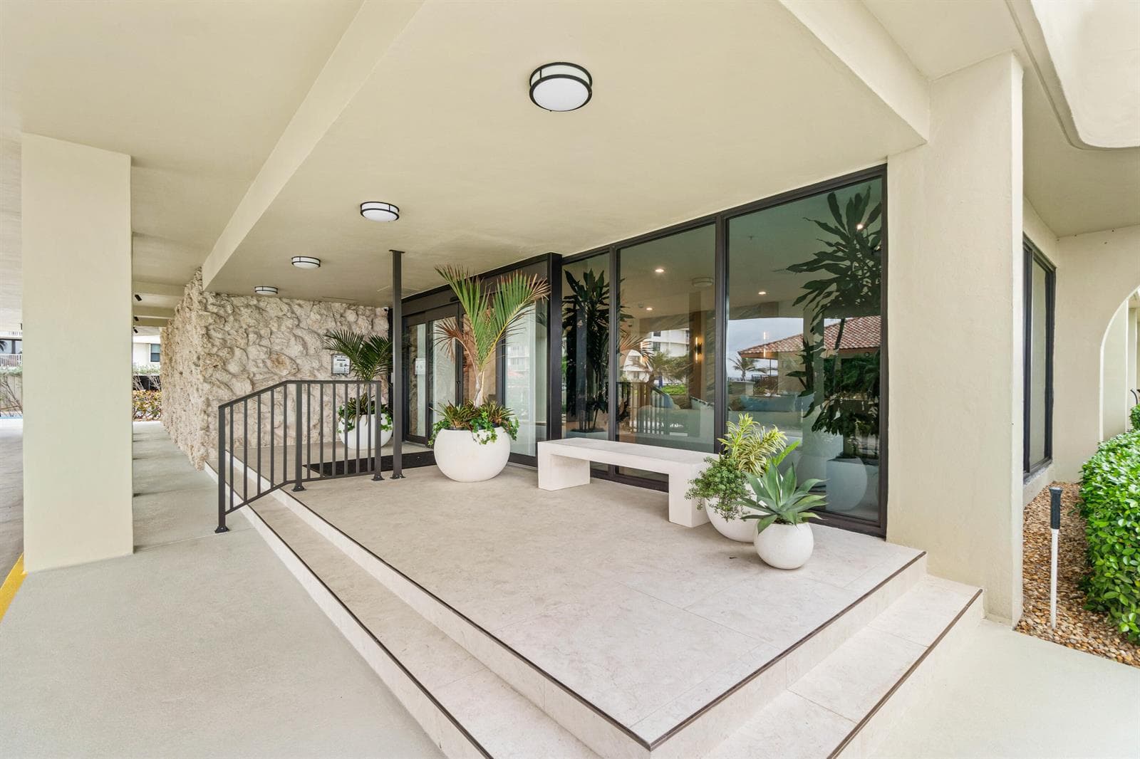 5460 N Ocean Drive 5b photo 8