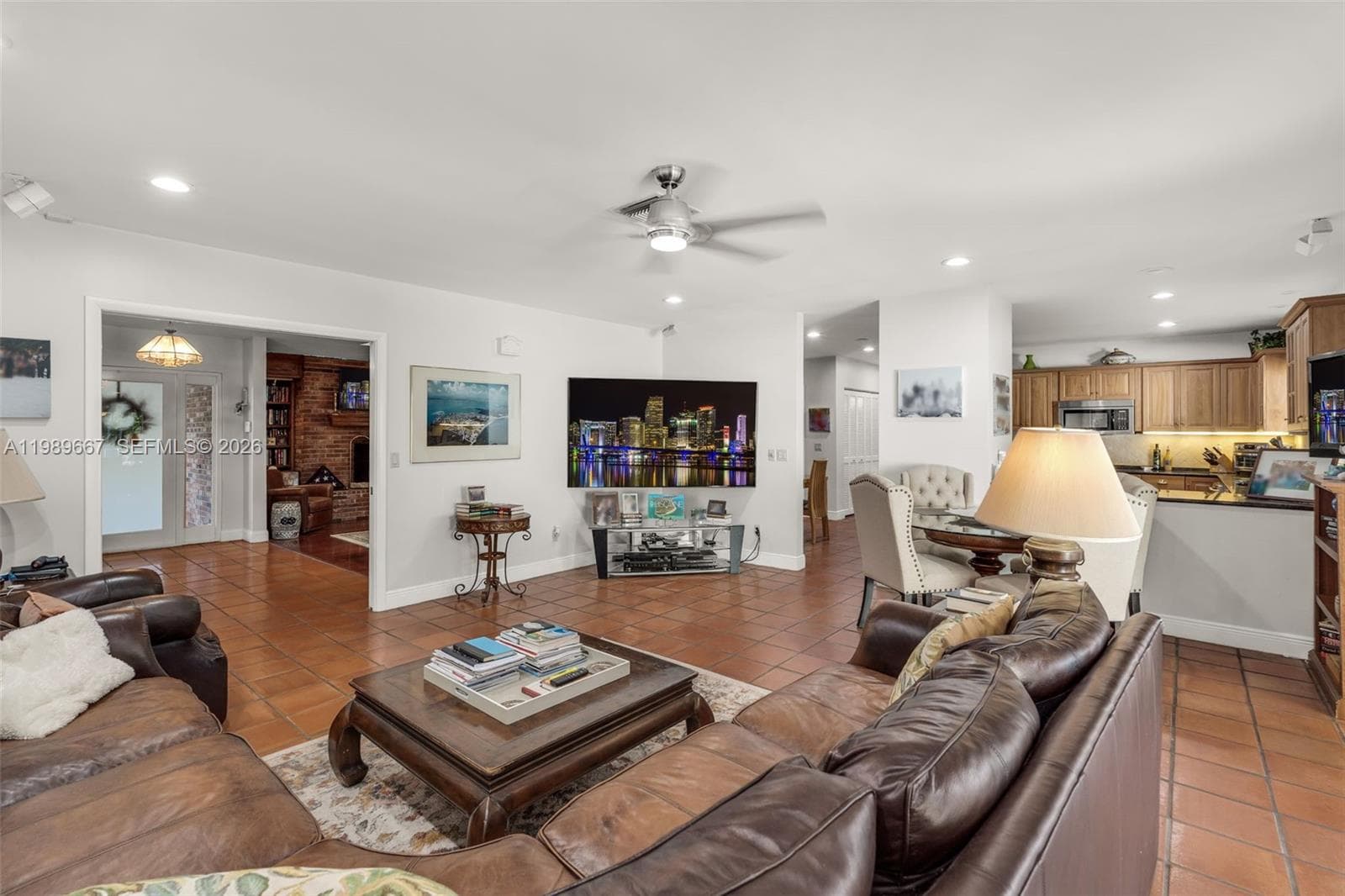221 Knollwood Dr photo 8