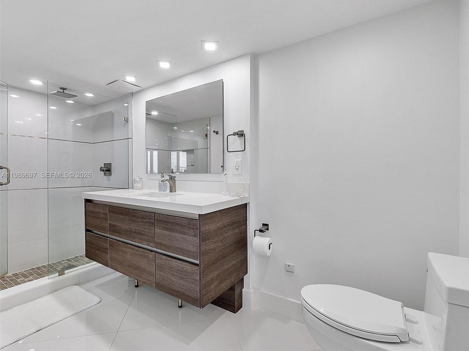 550 Ocean Blvd 1509 photo 23