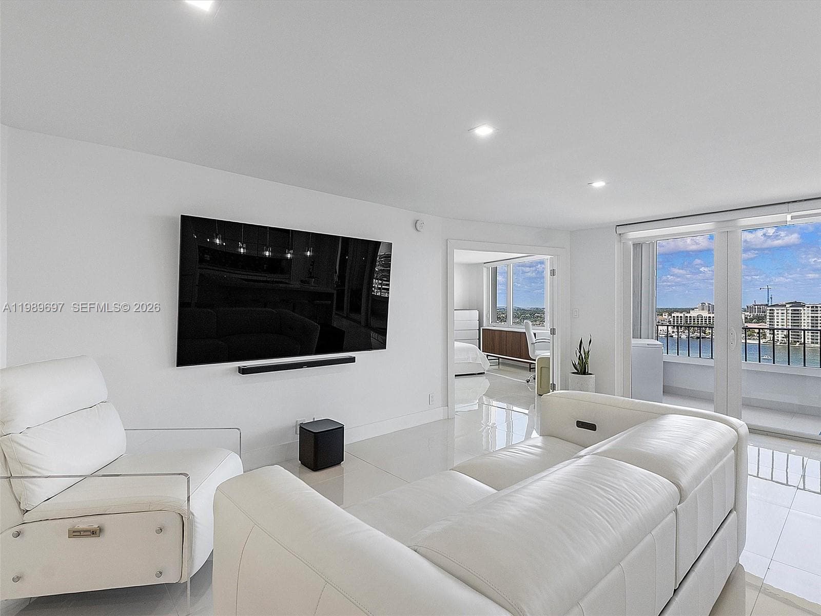 550 Ocean Blvd 1509 photo 6