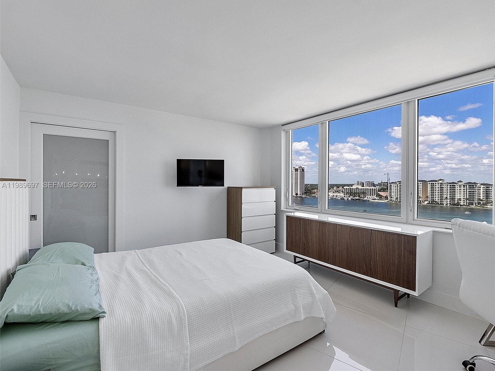 550 Ocean Blvd 1509 photo 20