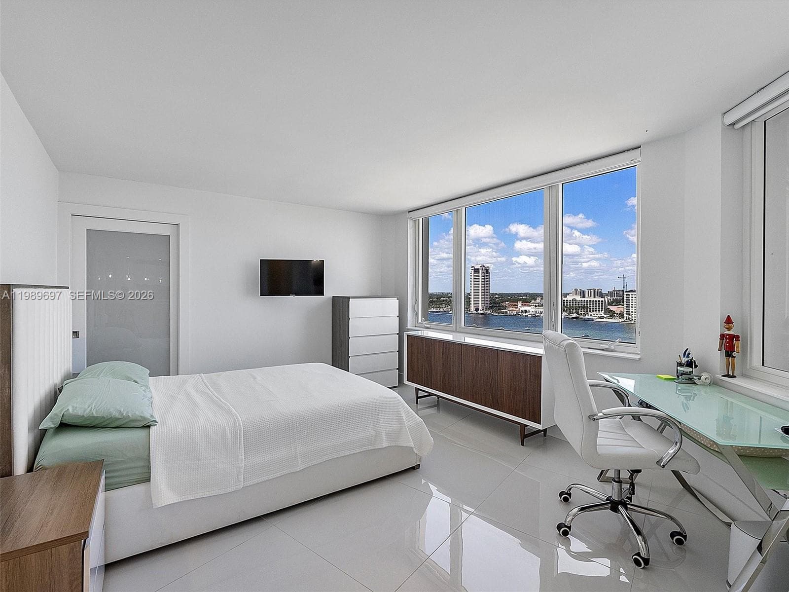 550 Ocean Blvd 1509 photo 19