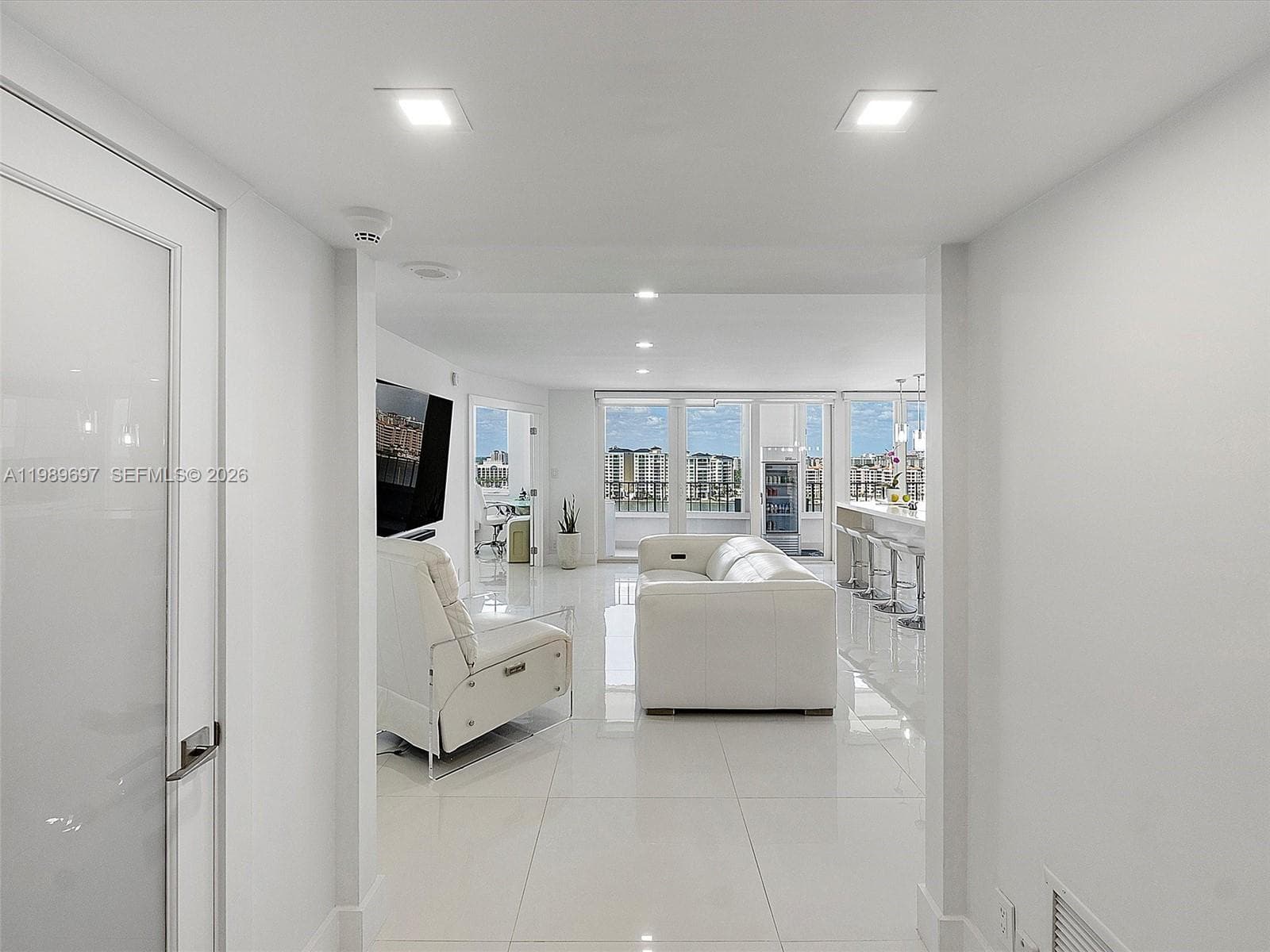 550 Ocean Blvd 1509 photo 4