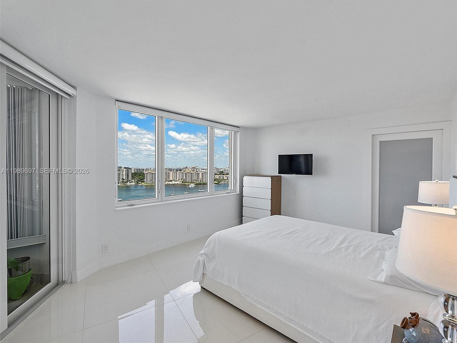 550 Ocean Blvd 1509 photo 25