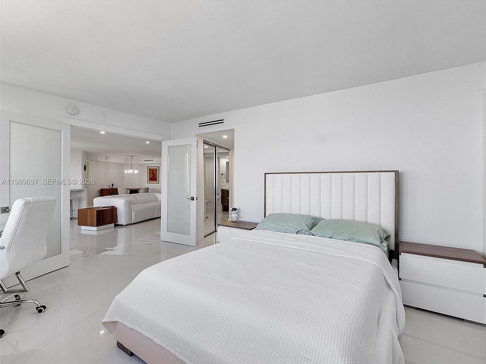 550 Ocean Blvd 1509 photo 21
