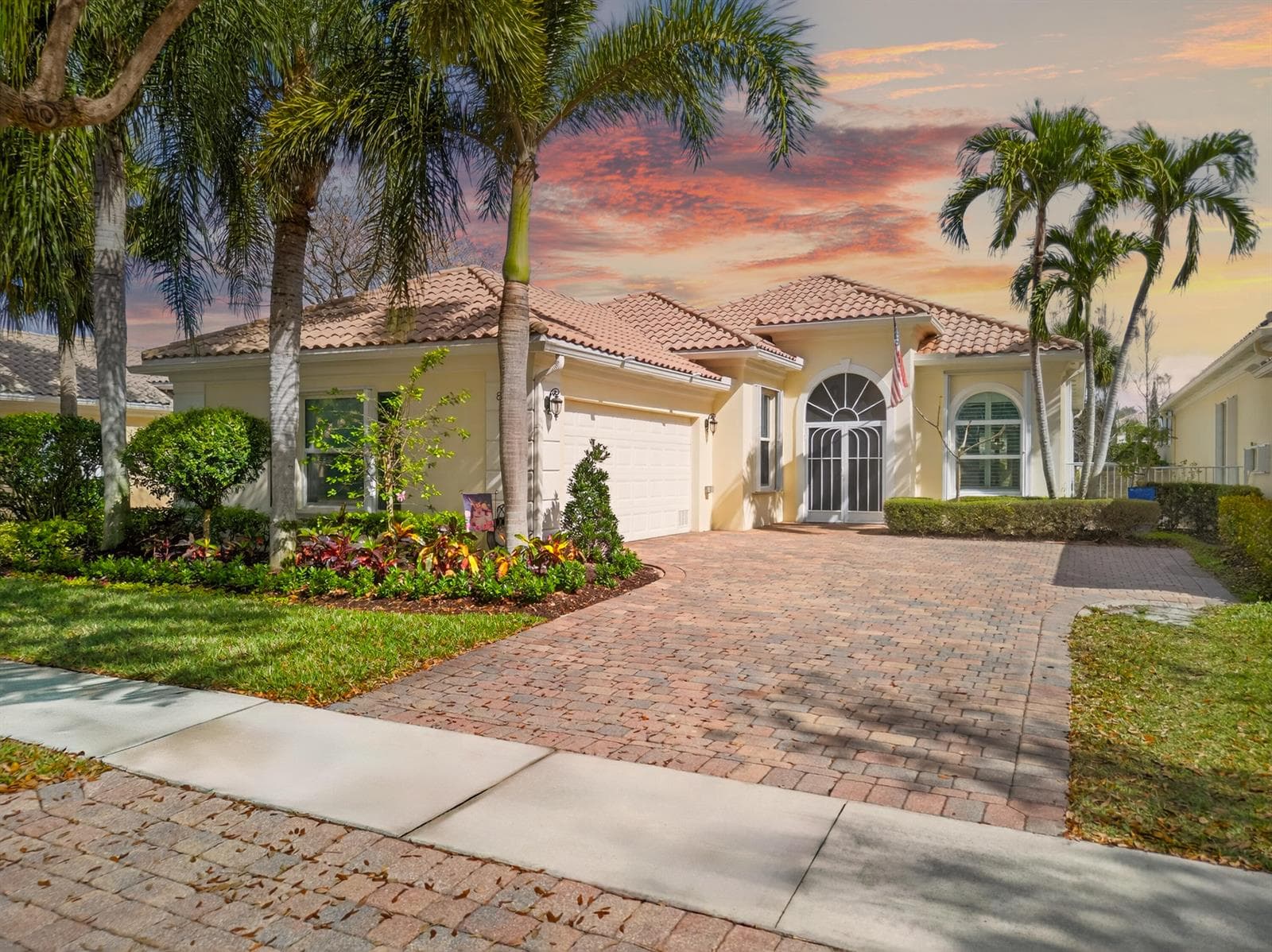 8223 Pine Cay Road photo 2
