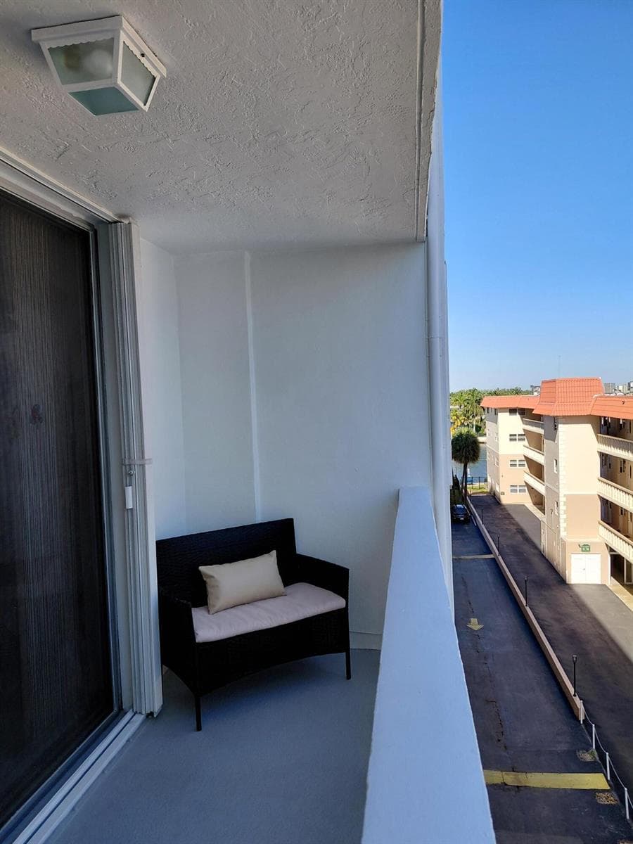 3113 S Ocean Drive 504 photo 20