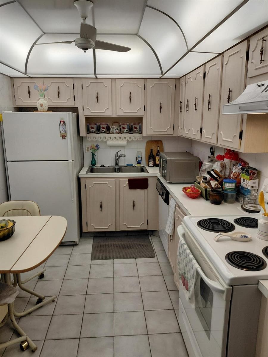 3113 S Ocean Drive 504 photo 11