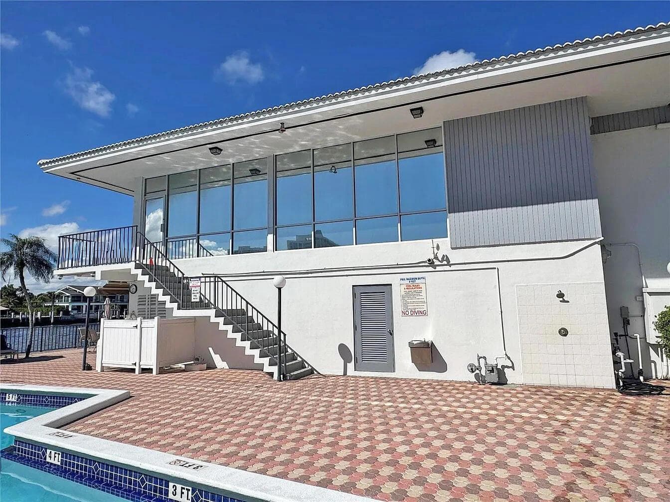 3113 S Ocean Drive 504 photo 25