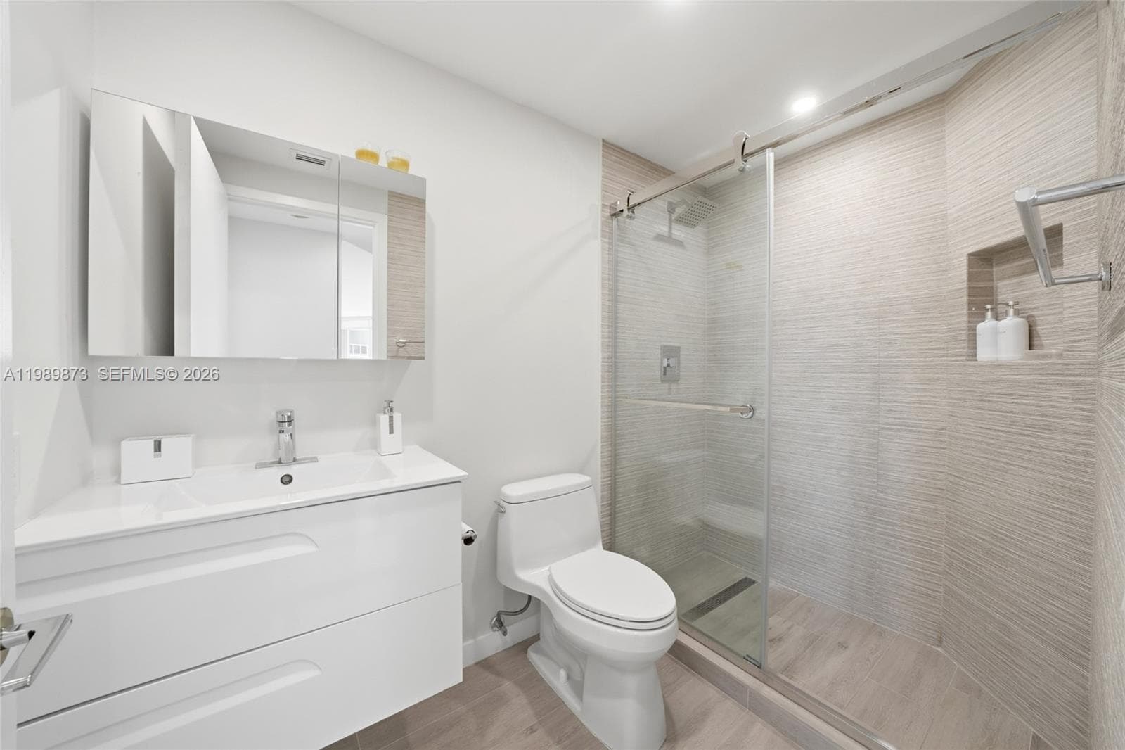 3801 NE 207th St 1203 photo 25