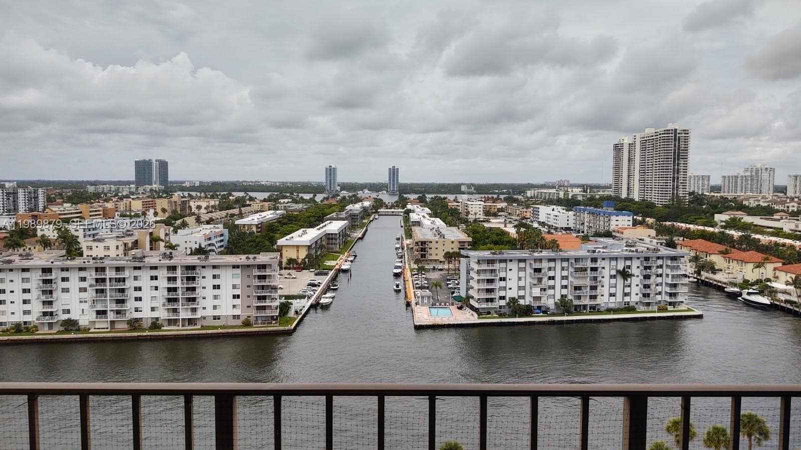 290 174th St 1507 photo 1