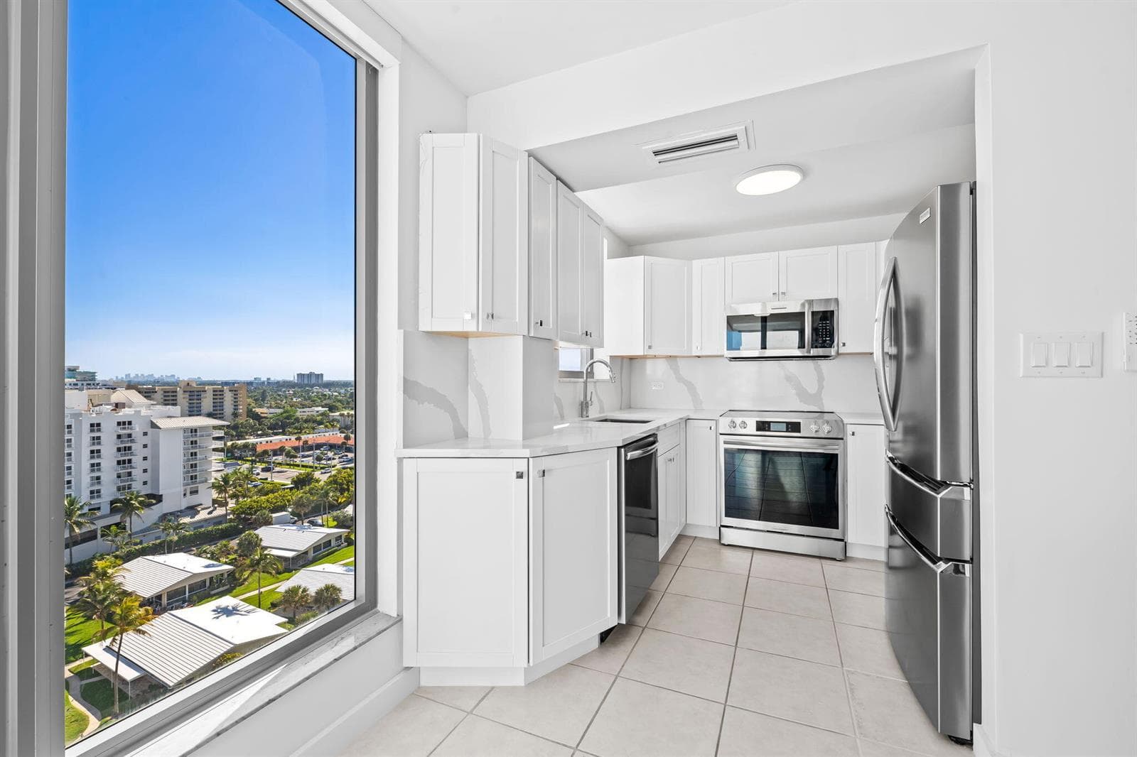 1010 S Ocean Boulevard 1502 photo 8