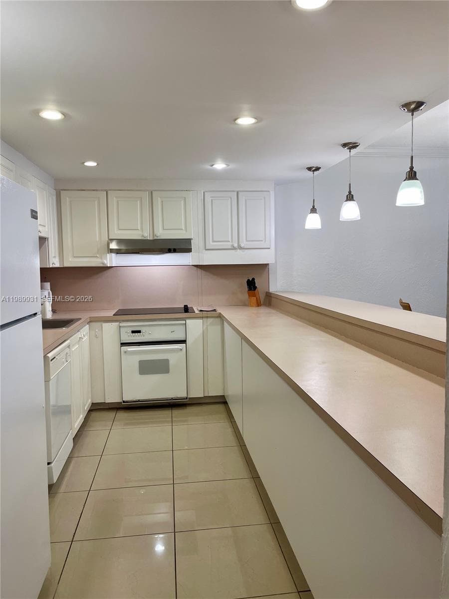 19390 Collins Ave 1405 photo 12