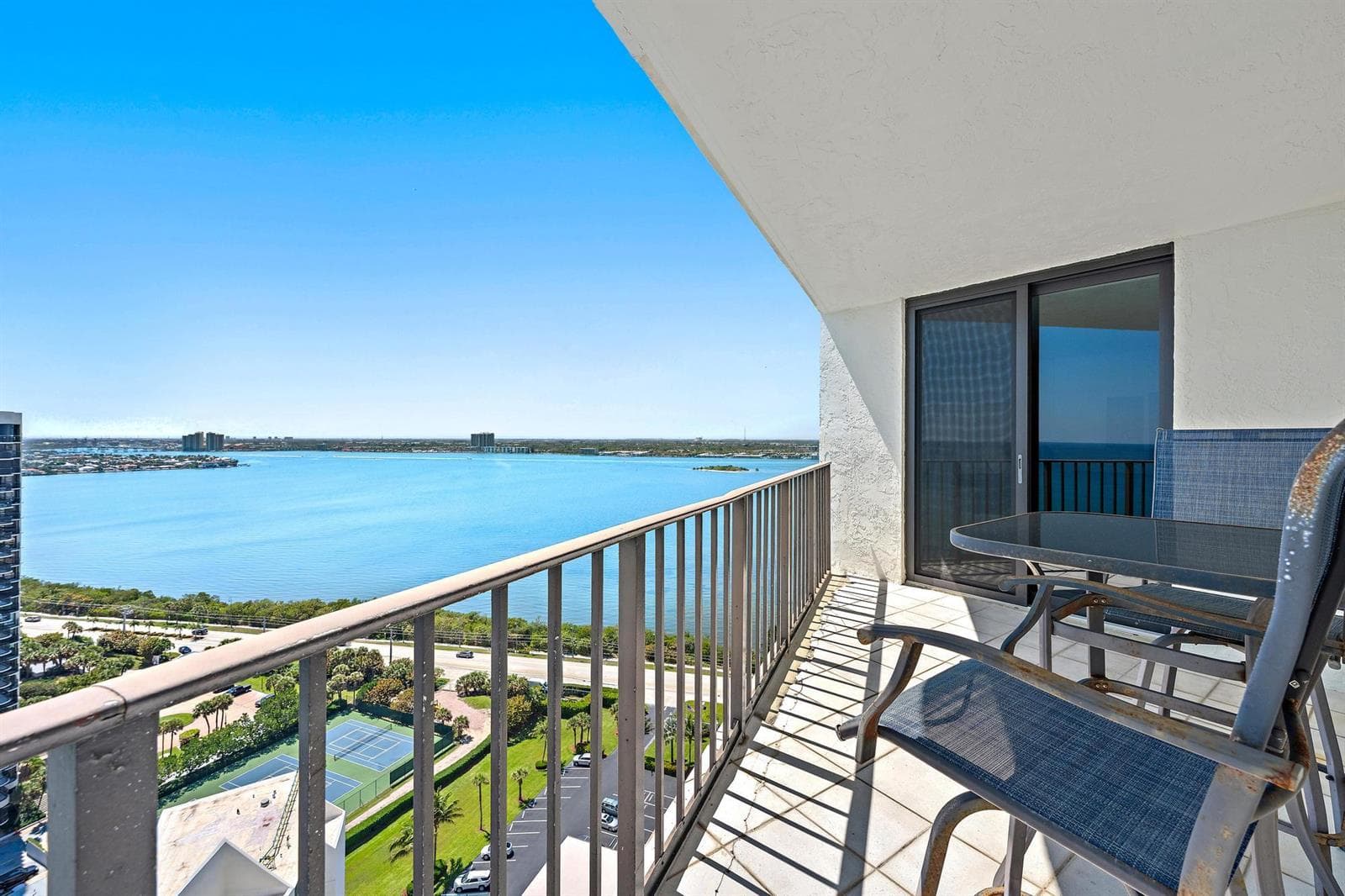 5420 N Ocean Drive Ph2 photo 3