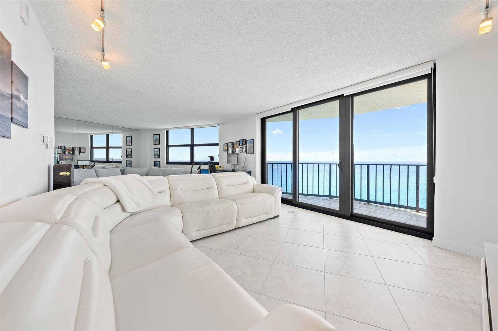 5420 N Ocean Drive Ph2 photo 5