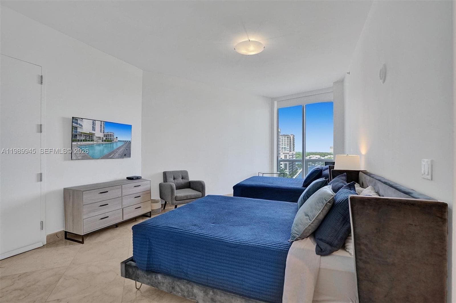 16001 Collins Ave 805 photo 22