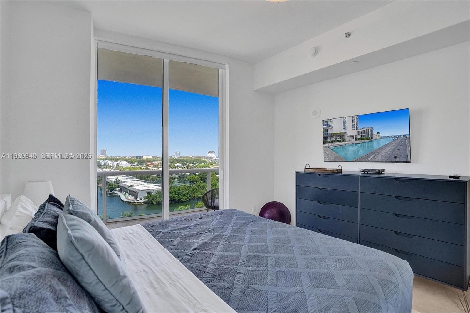 16001 Collins Ave 805 photo 25