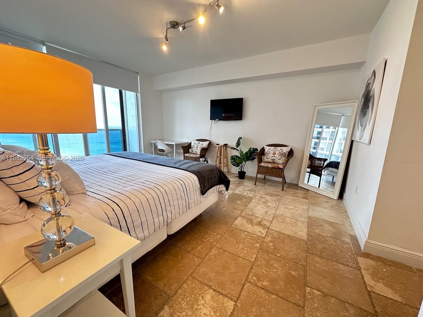 1830 Ocean Dr 4010 photo 24
