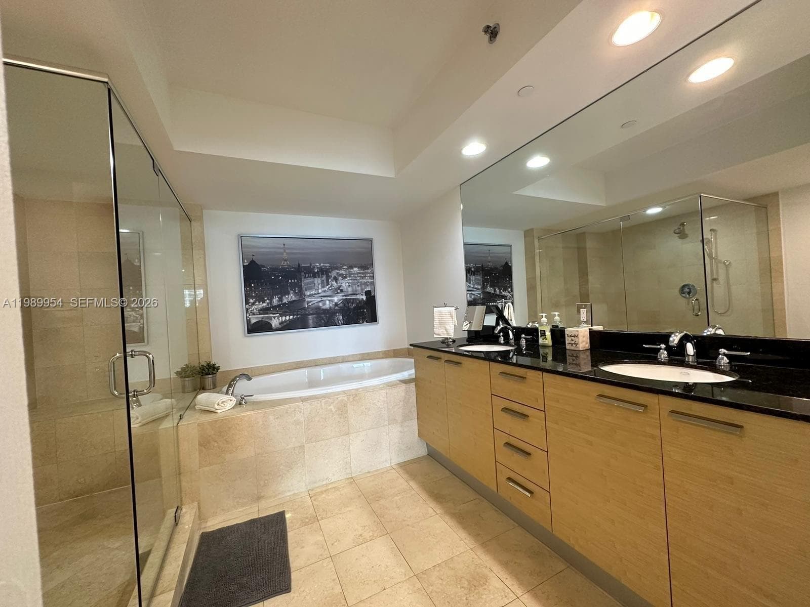 1830 Ocean Dr 4010 photo 18