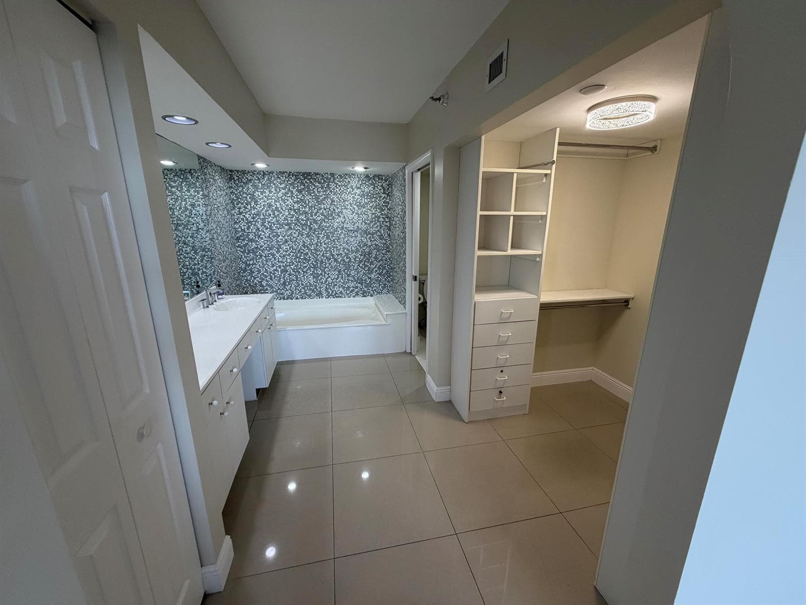 3530 Mystic Pointe Drive 2303 photo 22