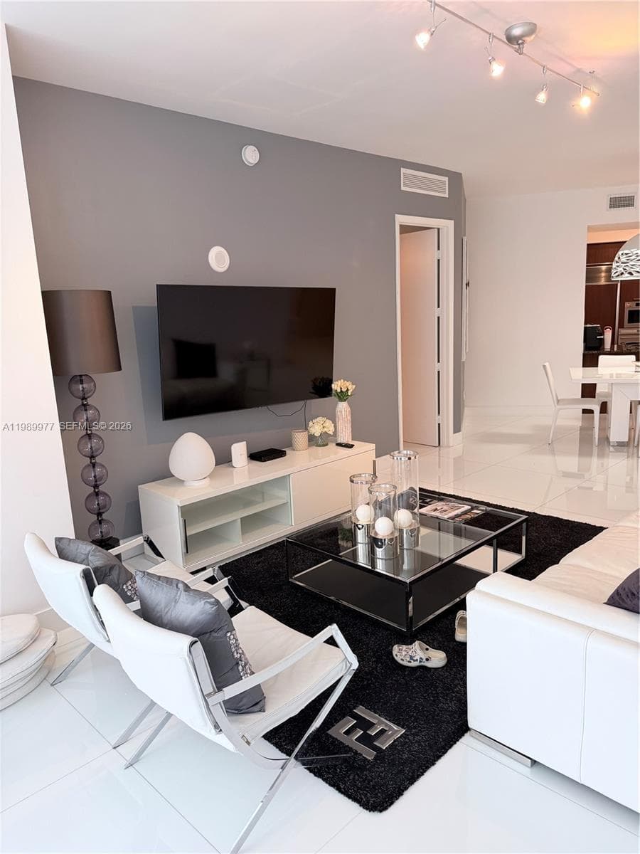 15811 Collins Ave 1803 photo 3