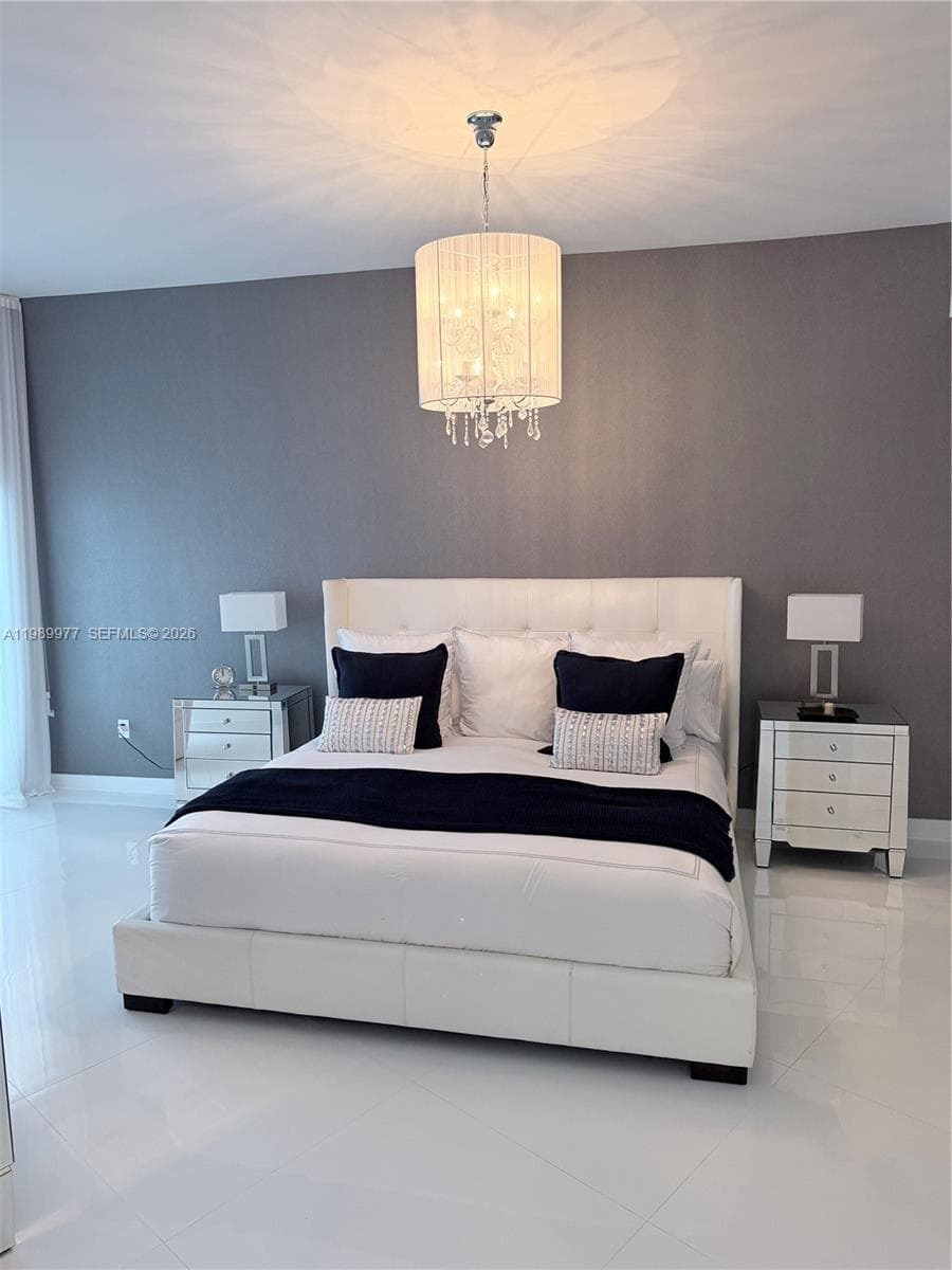 15811 Collins Ave 1803 photo 4