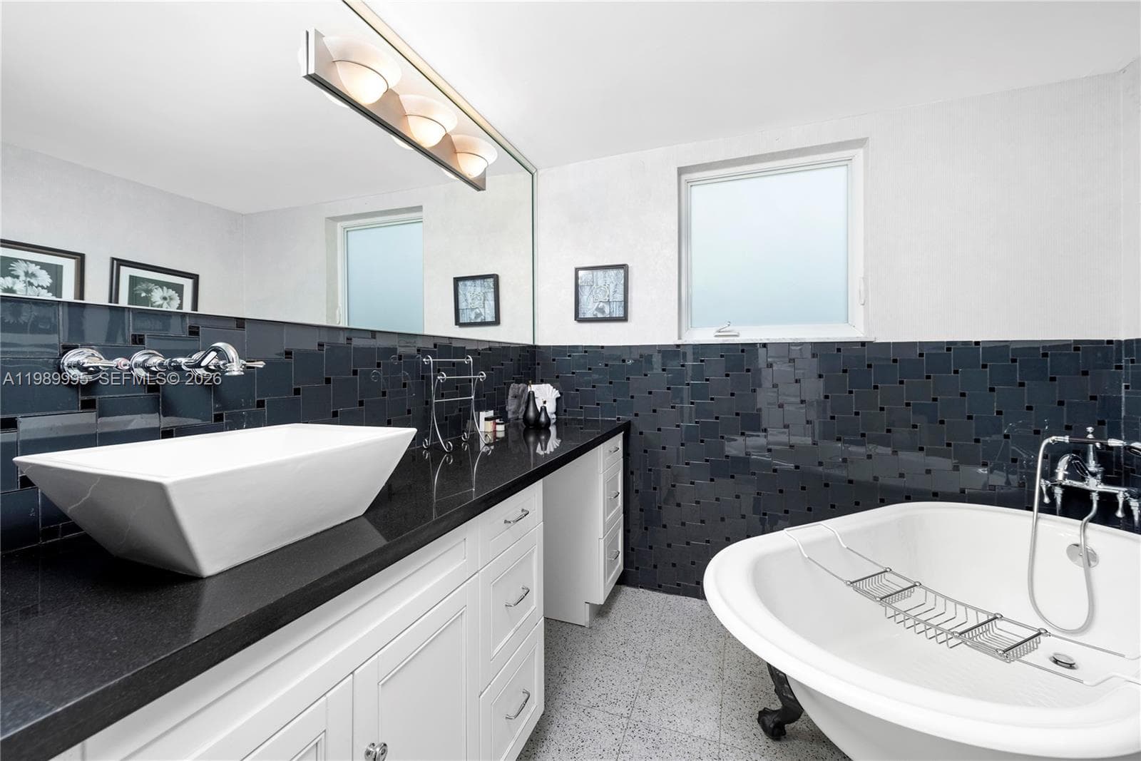 472 Sunset Dr photo 11