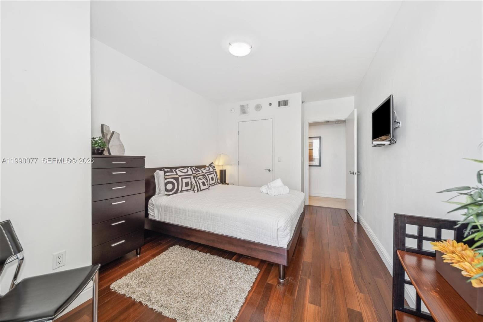 1830 Ocean Dr 3111 photo 25