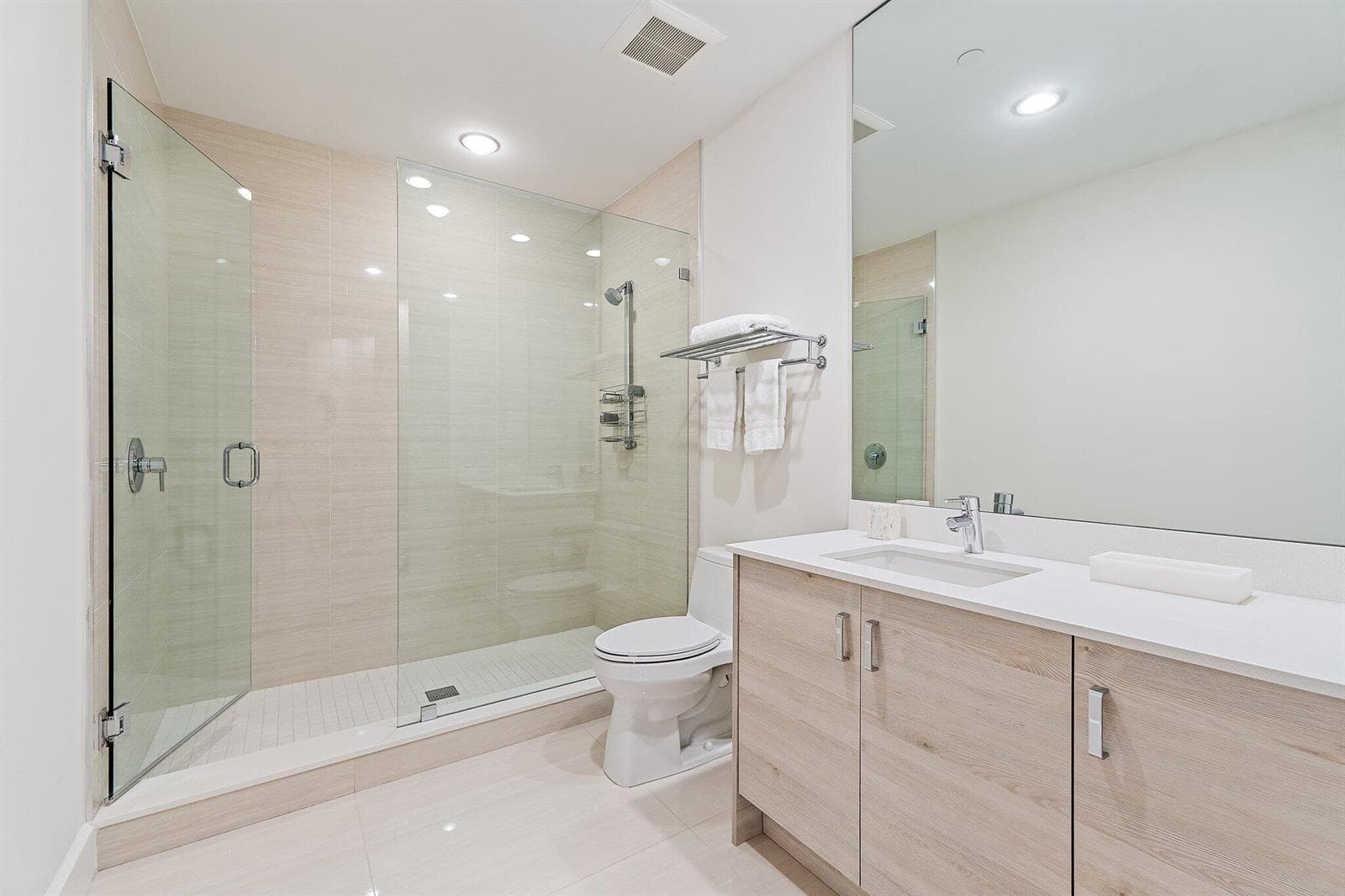 2720 Donald Ross Road 202 photo 22