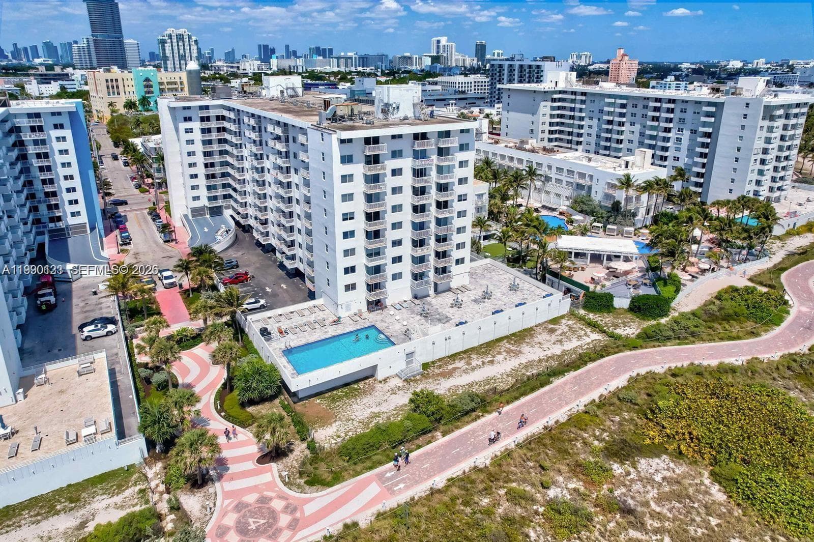 401 Ocean Dr 1124 photo 6