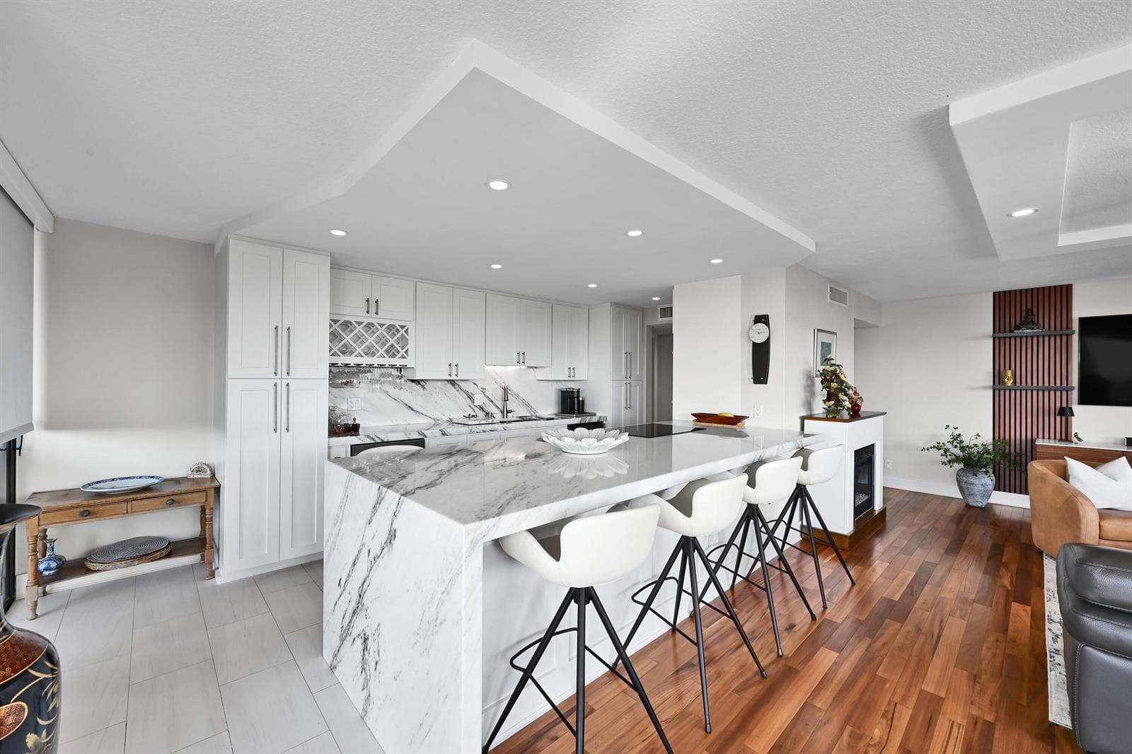 800 Jeffery Street 411 photo 5