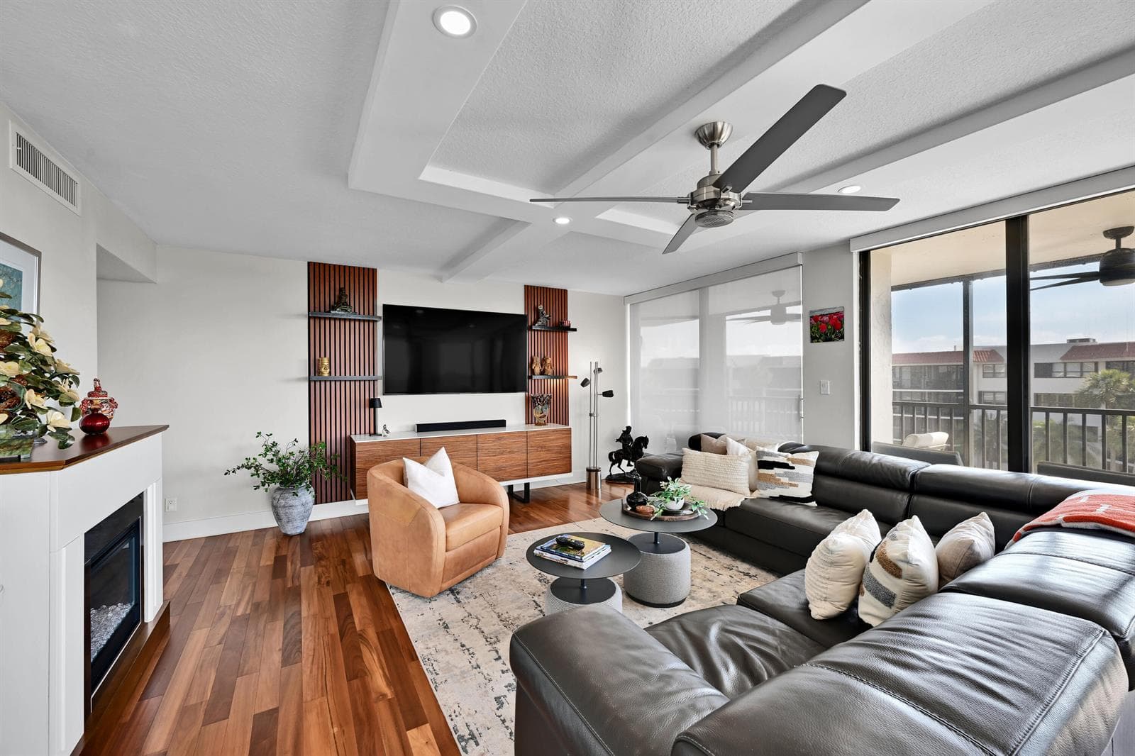 800 Jeffery Street 411 photo 9