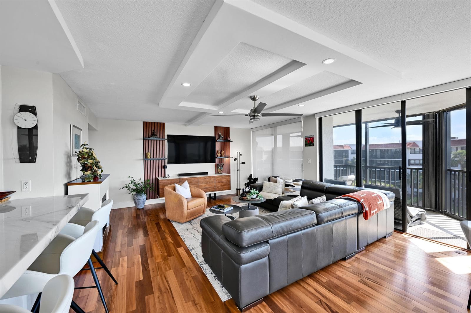 800 Jeffery Street 411 photo 8