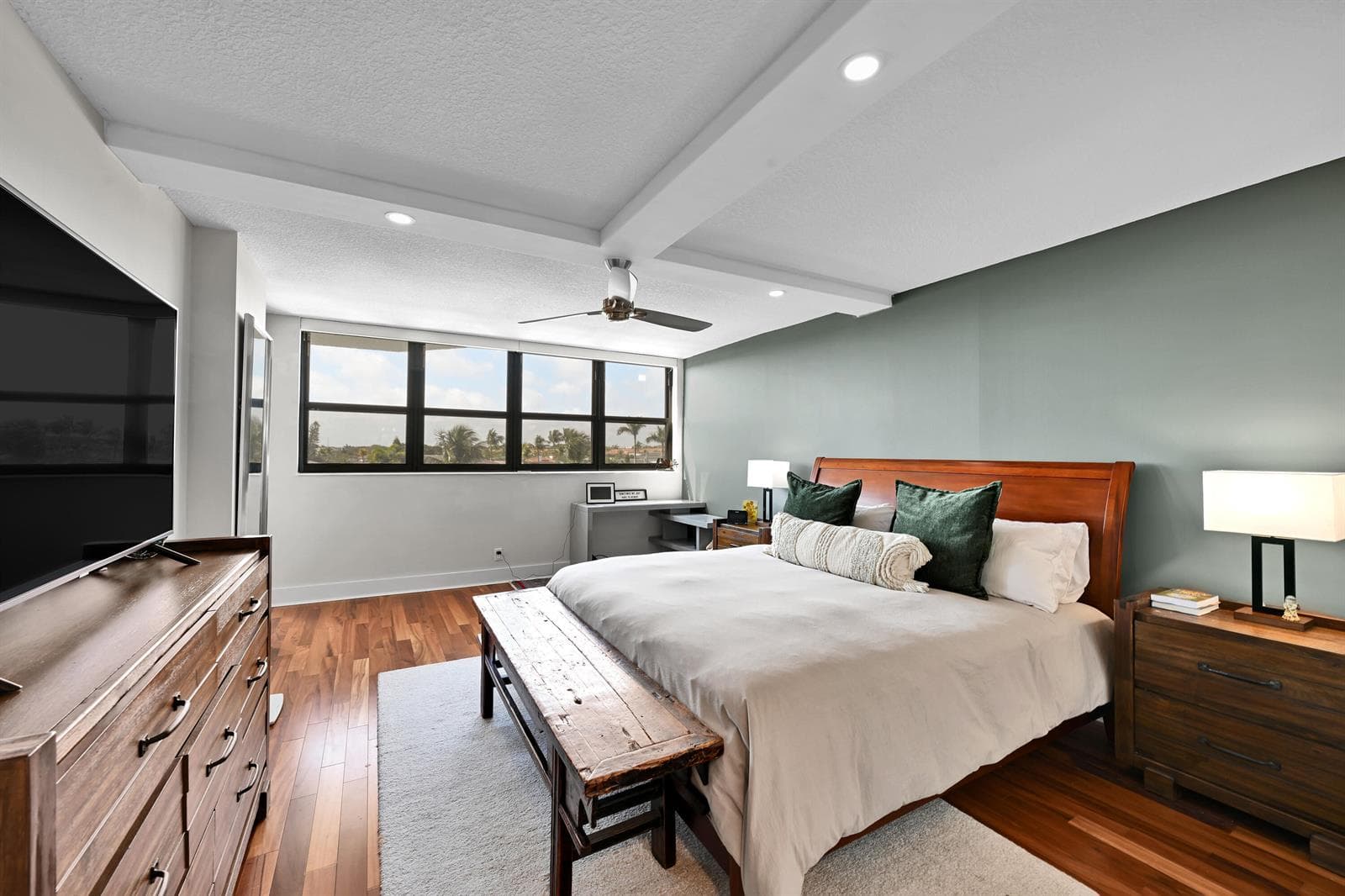 800 Jeffery Street 411 photo 21