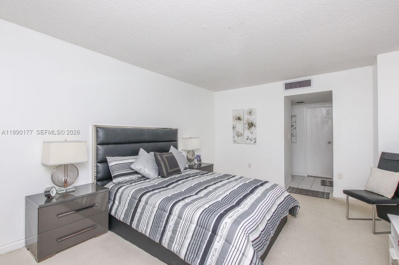 3675 N Country Club Dr 401 photo 23