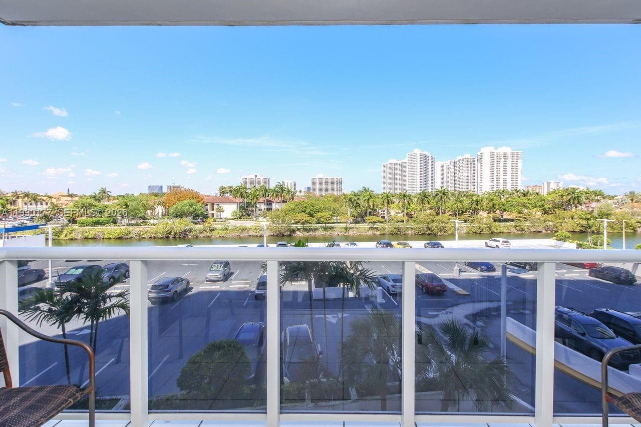 3675 N Country Club Dr 401 photo 6
